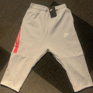Boys XL NIKE tech fleece Capri pants. Brand new